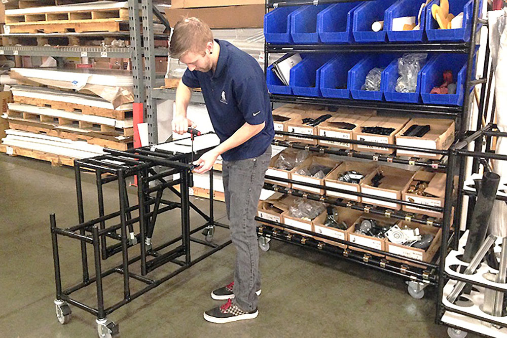 flexpipe assembly with parts close to worker